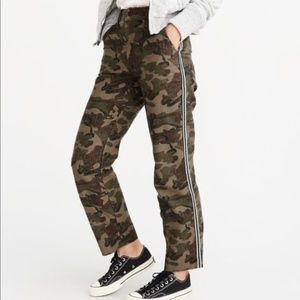 A&F Annie High-Rise Camo Jeans
